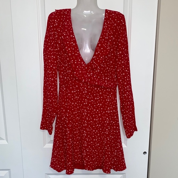 Missguided Red Star Ruffle Detail Tea Dress - Picture 3 of 6